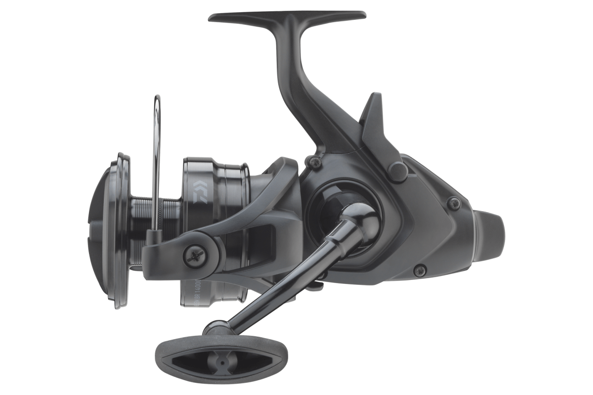 Daiwa Emblem BR 22 - 10.000 - Vrijloop - KarperCentrale