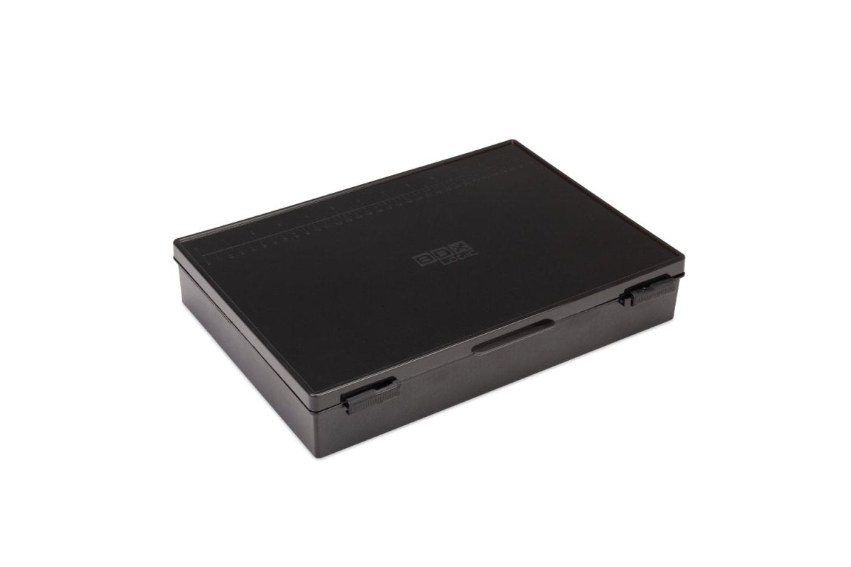 Nash Tackle Box Logic - Loaded Tackle Box - Medium - KarperCentrale